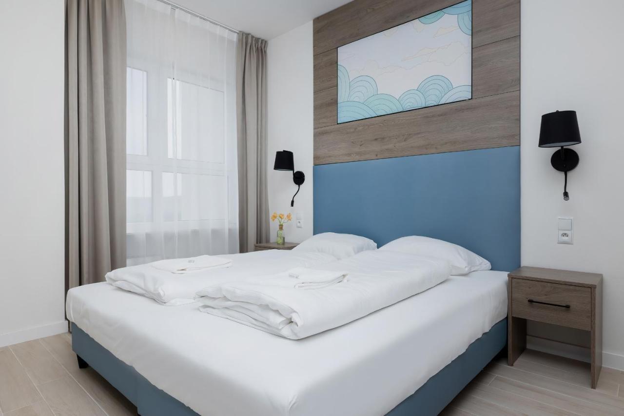 Aquamarina Onyx By Renters *