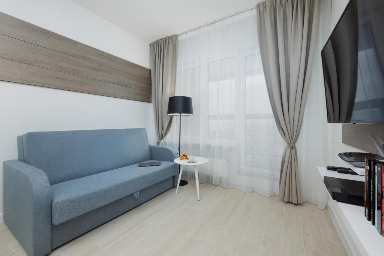 Aquamarina Onyx By Renters *