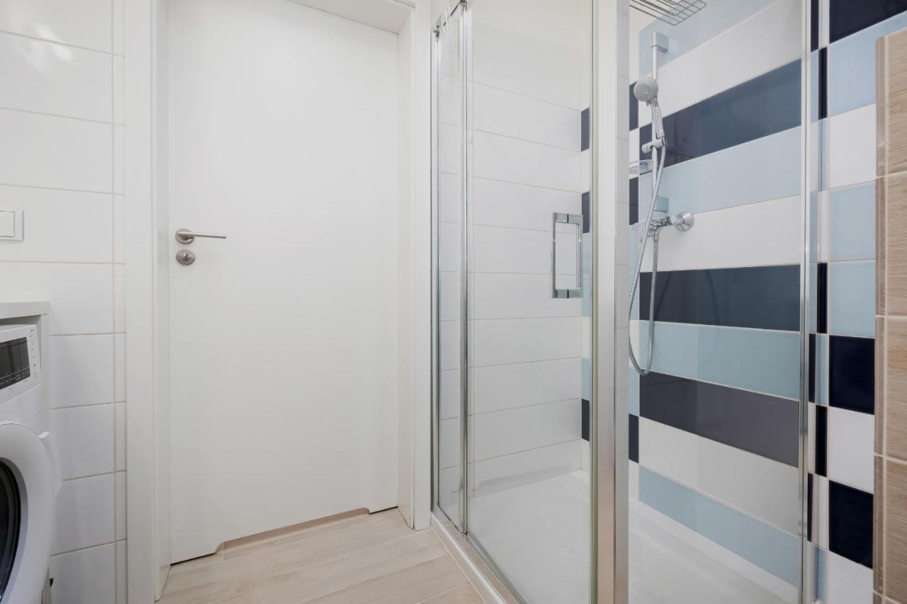 Aquamarina Onyx By Renters *